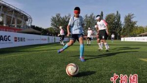 足球动作技术难学吗？剖析其背后的技巧门槛与学习挑战