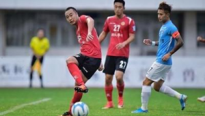 足球老板支持球员吗