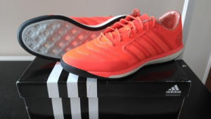 阿迪达斯足球鞋容易开胶吗？质量真相大揭秘！