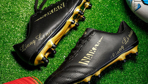 女生踢足球要买钉鞋吗？女生踢足球钉鞋该穿多大码？