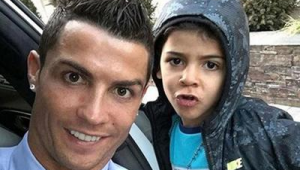 C罗足球最值得买吗？全方位剖析其价值与考量因素