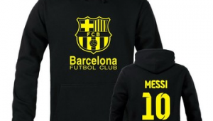 女式足球装配卫衣，这样穿究竟好不好看？