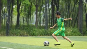 17岁男孩开始练足球晚不晚？逐梦绿茵场，此刻启航正当时