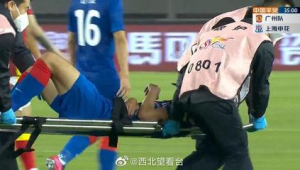 足球担架呼叫：是队医职责所在还是另有情况？