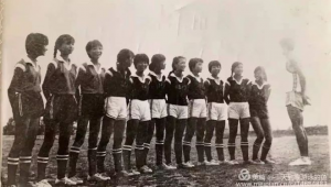 初中练足球花费大吗女生