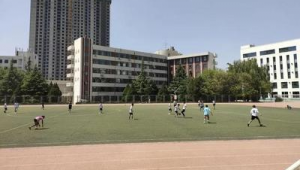 足球社团比赛可以放国歌吗