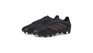 足球训练鞋黄黑配色，视觉盛宴or审美“雷区”？