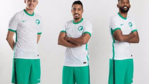 绿色队服究竟是哪支足球队队员的着装