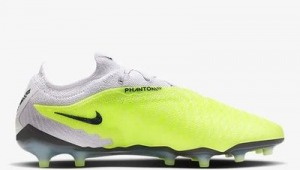 耐克足球鞋哪款不容易断钉？全方位解析为你揭晓答案