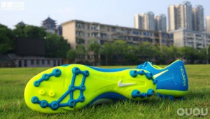 哪款足球鞋保护脚跟效果好且穿着舒适?一文告诉你答案
