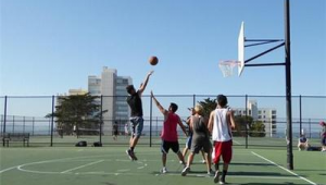 篮球没有足球灵活吗？为何会有此问，背后原因值得探究