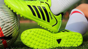 足球护板与足球袜是否一样？差异在哪？深度剖析！