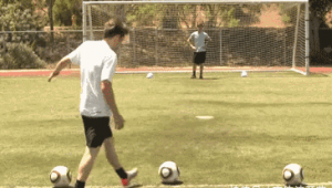 足球都是练出来的球吗？探究足球技艺背后的汗水与磨砺