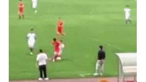 如今足球比赛允许打架吗？当下赛场上还能有“拳脚之争”吗