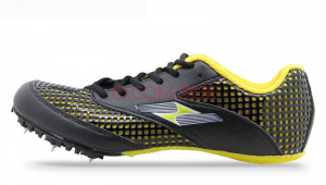 足球比赛钉鞋有钉子吗？关乎赛场表现的关键疑问