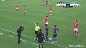 足球比赛中持球几秒算犯规？规则解读与实战情况分析