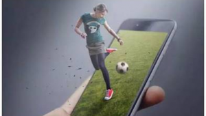 踢足球时，手机到底该不该带？这问题你想过吗