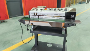 足球里充氮气危险吗？探究其中潜在风险与安全考量