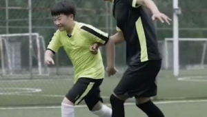 足球是孩子学习的“绊脚石”还是“助推器”?