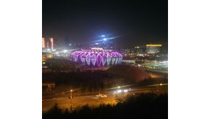 疫情期间去足球馆合适吗?多方面因素需考量