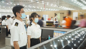 海关查验足球卡，这种行为违法吗？