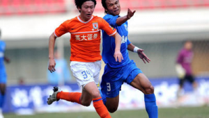 王彤足球在东北踢过吗