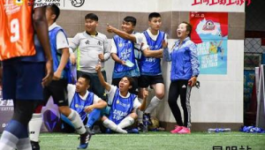 国足表现如此差强人意，足球球迷为其付出一切，对得起我们吗？