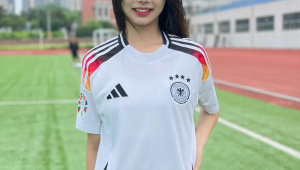 送男友足球球衣合适吗？这份礼物背后的心意与考量需斟酌