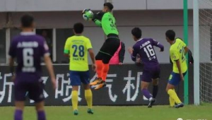 足球球队门将是最高的吗