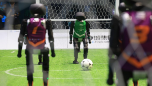 足球真的有人操控吗？背后真相究竟是人为还是另有隐情？