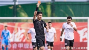 足球裁判员反应快吗