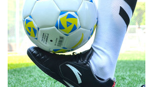 平足穿哪款足球鞋好看点,时尚与舒适兼具的选择大揭秘