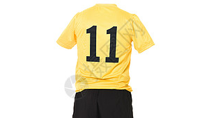 足球服里配衬衫好看吗？时尚搭配引发的足球着装新思考