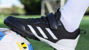 足球专项考试要穿黑鞋吗