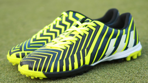 男生穿足球钉鞋好吗?体验感、功能性等多方面深度剖析