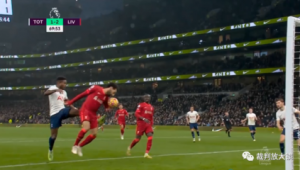 足球射到手臂是否犯规？规则解读与争议探讨