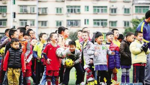 足球教练员的足球鞋要求到底高不高