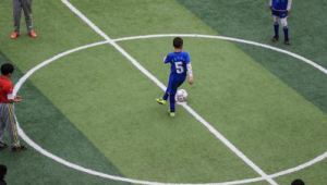 12岁还能学足球吗女生