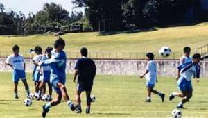 现在还在踢足球比赛吗？探寻绿茵赛场当下的“脉搏”