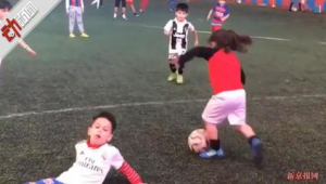 踢足球晃倒别人究竟厉不厉害？背后门道你知道多少