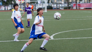 家里不让踢足球合法吗?探讨家庭限制与个人爱好的冲突