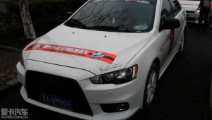 翼神贴足球贴超好看的位置大揭秘,让你的爱车颜值飙升!