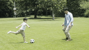 踢足球,究竟是不是放松身心、舒缓压力的绝佳方式?