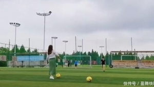 绿色足球衬衫女士穿好看吗？解锁时尚新答案