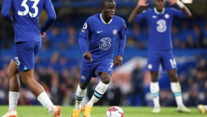 足球评论员盛赞球星：卓越技艺、赛场风范令人折服