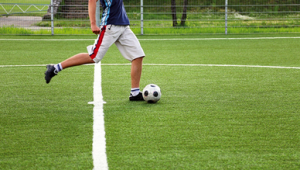 长期不运动能否踢足球？这些要点得提前知晓！