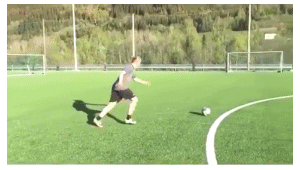 足球场可以穿长裤吗