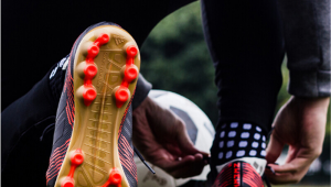 阿迪达斯足球鞋有气垫吗