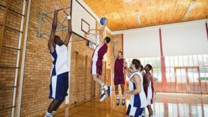 踢足球之余能否打篮球?探讨两种运动并行的可能性