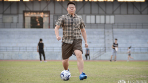 非常胖的人能踢足球吗？且看身体条件与足球梦想的碰撞